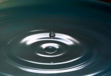 “마음 챙김이 일상이 된다…현대인의 스트레스 관리, 작은 실천에서 시작” water ripple